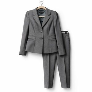 Kasper Gray Petite Suit Set Blazer & Pants Size 2P Career Office Wear